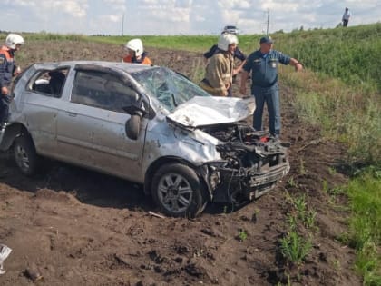 Молодая женщина не удержала иномарку на саратовской трассе