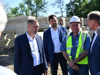 Роман Бусаргин: "Вторая очередь путепровода в Татищевском районе строится по графику"