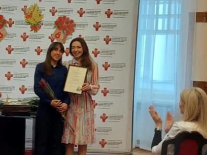 Юлия Литневская в преддверии 8 марта наградила женщин-медиков