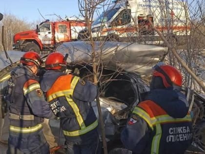 Под Саратовом в ДТП погибли два человека