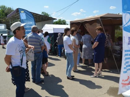 Минздрав организовал для жителей Ровенского районе «Поезд здоровья»