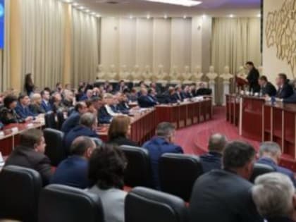 Роман Бусаргин провел совещание с работниками региональной системы здравоохранения
