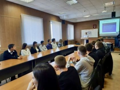 Следователь СК выступил перед студентами филиала Саратовской государственной юридической академии в городе Балакове с лекцией