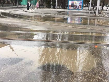 Саратовцам обещают сильный южный ветер и дождь, но будет тепло