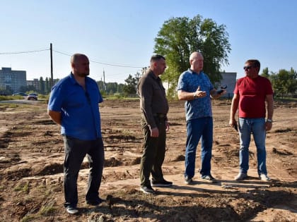 Подготовка к благоустройству набережной у моста Победы