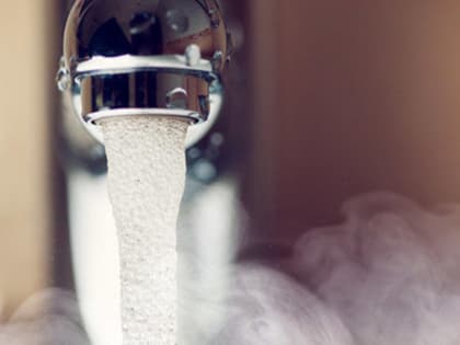 Губернатор Саратовской области требует жестких мер против отключений горячей воды