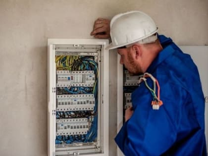 В поселке Комсомольский отключили свет из-за аварии 10 января