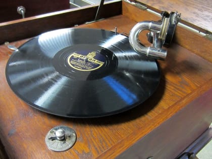 Саратовский ценитель пластинок потерял 15 тысяч на покупке граммофона