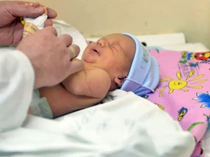 К миру: 13 мальчиков и 14 девочек родились а Перинатальном центре в Балаково