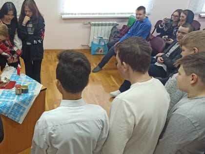 Сегодня в гостях у 8-9 классов МАОУ-СОШ с. Золотая степь побывали представители Энгельсского технологического института