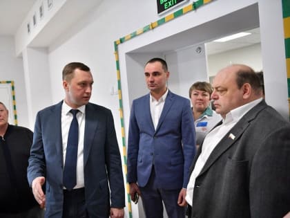 Губернатор поставил задачу укомплектовать штат новой поликлиники