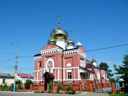 Для вынужденных переселенцев организована паломническая поездка по храмам Балашова