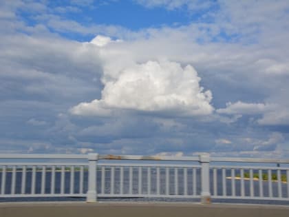 Жителей Саратовской области ждёт сухая неделя, но к выходным тучи будут сгущаться