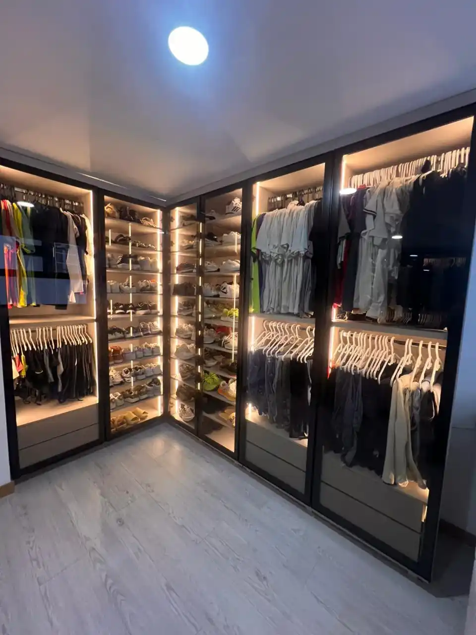 Proyecto de Closets a medida en El Poblado - imagen 3