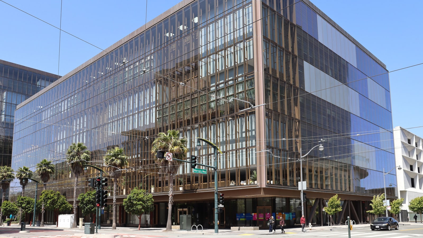 Edificio de oficinas acristalado en 1515 Third Street, en el barrio de Mission Bay de San Francisco, sede de OpenAI