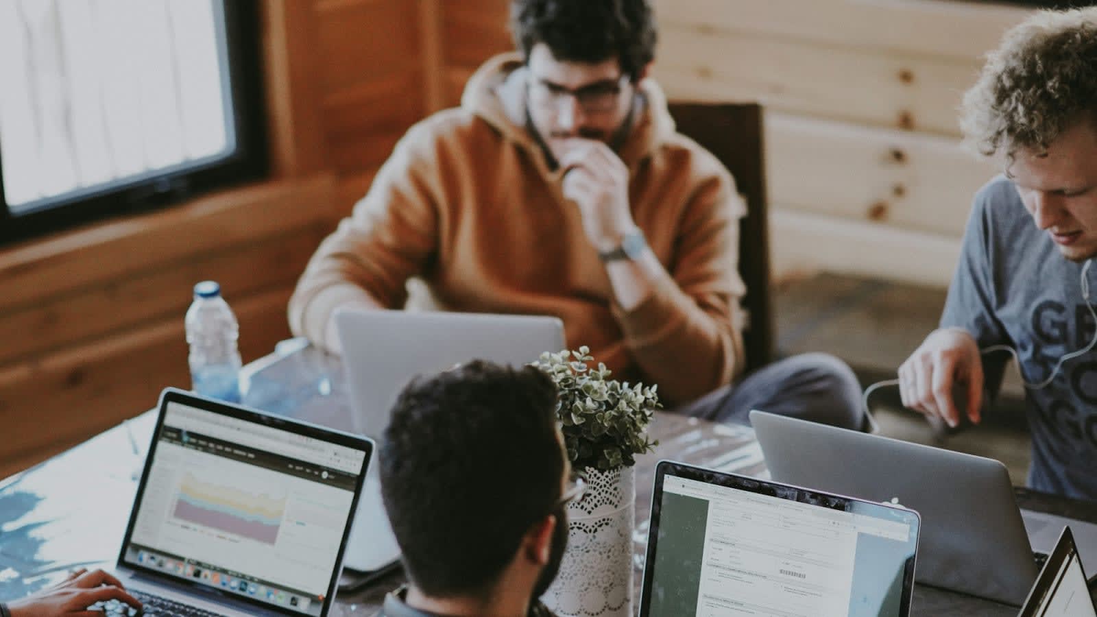 100 nombres para negocios: ideas creativas y guía para elegir