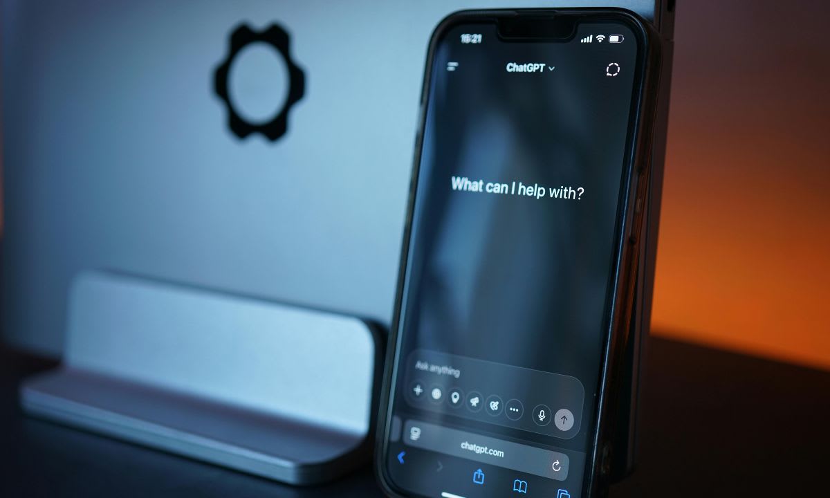 Estudio Revela Usos de ChatGPT: 3 Años de Interacciones Analizadas