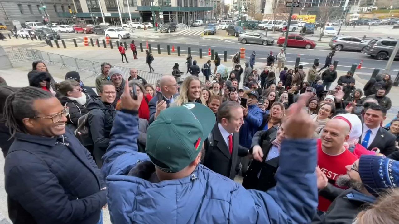 Expulsan de escuela en NYC a profesor Robert Rossicone por comentarios sobre Gaza