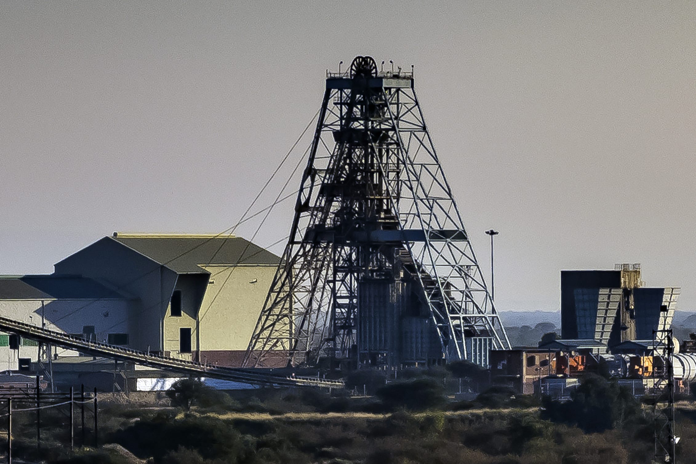 Impala Platinum lamenta la muerte de 11 mineros en accidente en Rustenburg