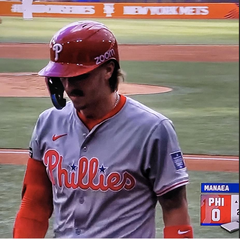 Publicidad en cascos: un nuevo rumbo en el béisbol