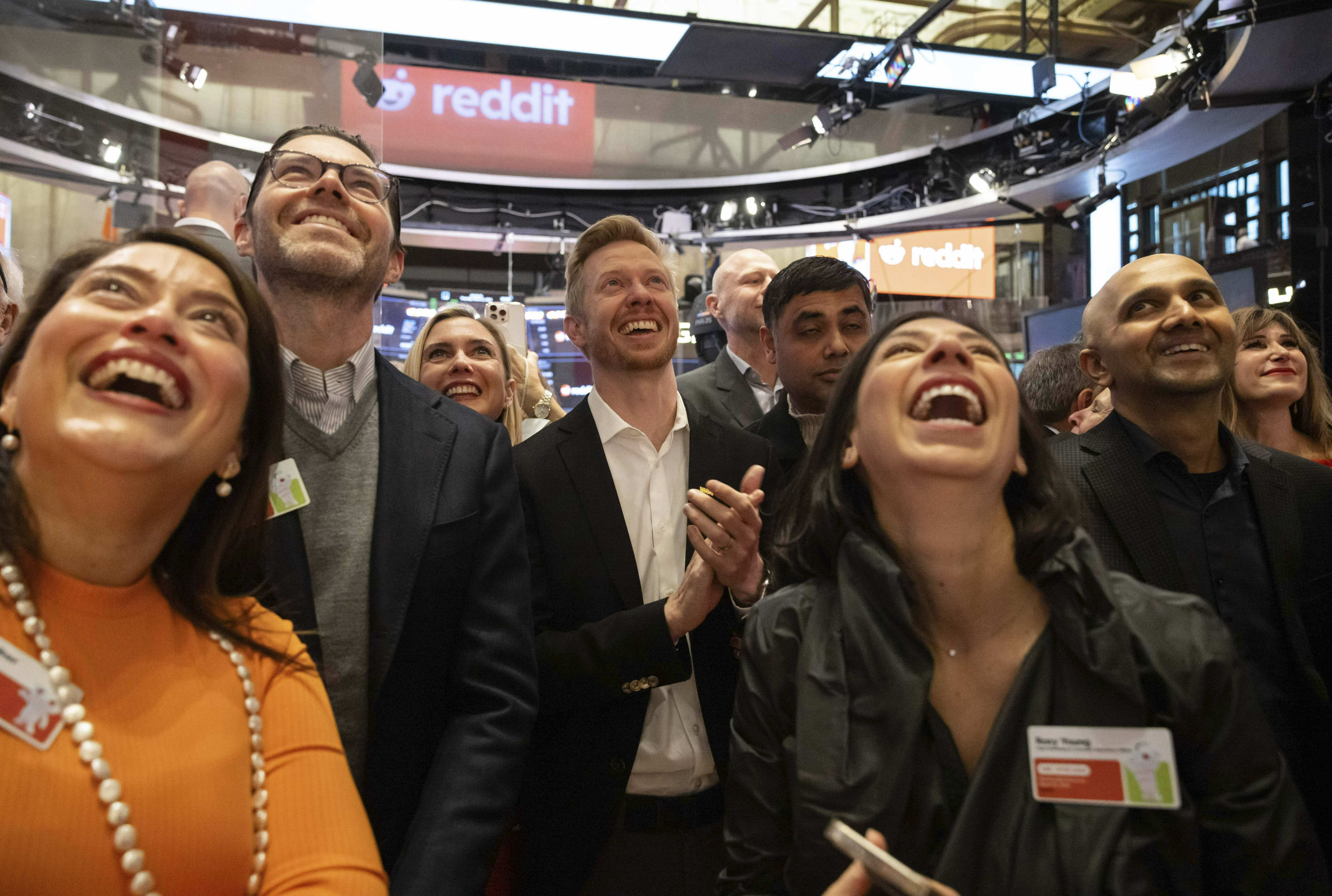 Reddit se dispara un 50% en su debut en la NYSE