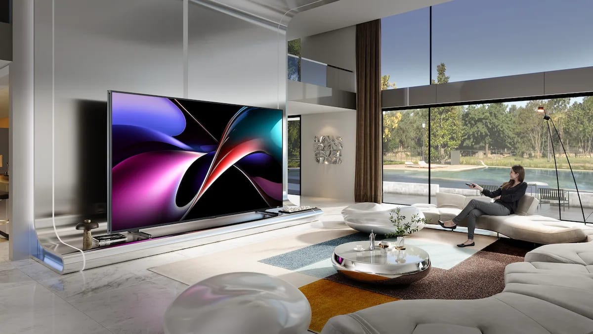 Hisense UXQ: TV Mini-LED de 116 Pulgadas Redefine el Cine en Casa