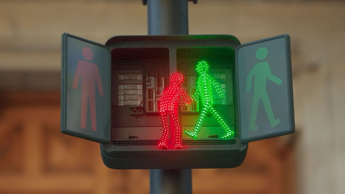 Peugeot da vida a los hombrecillos del semáforo con spot del E‑208