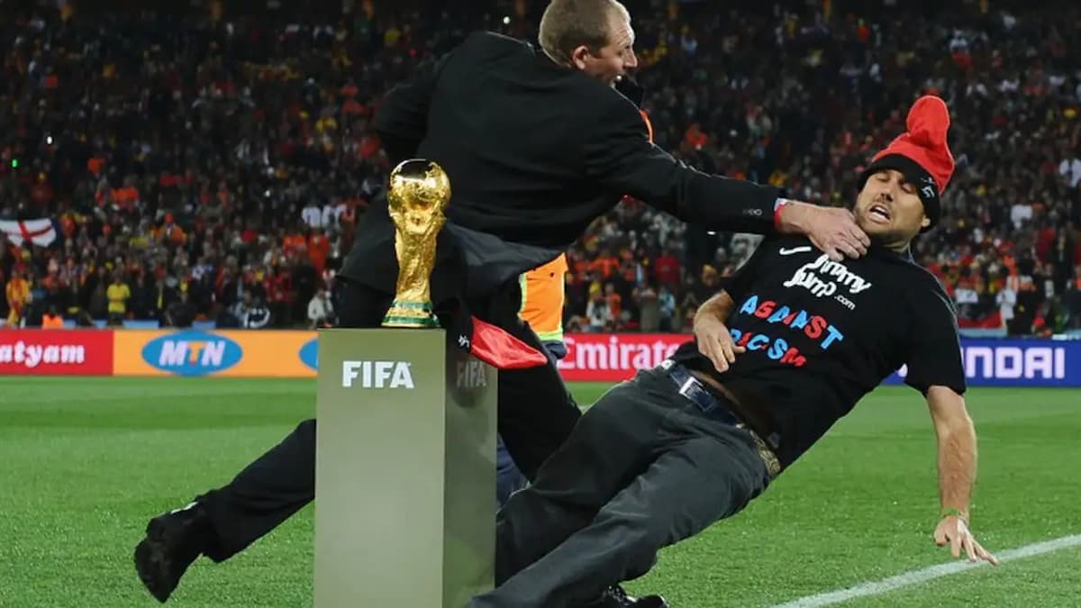 Jimmy Jump reaparece en partido del Ronin FC en Rubí en campaña de Jumpers