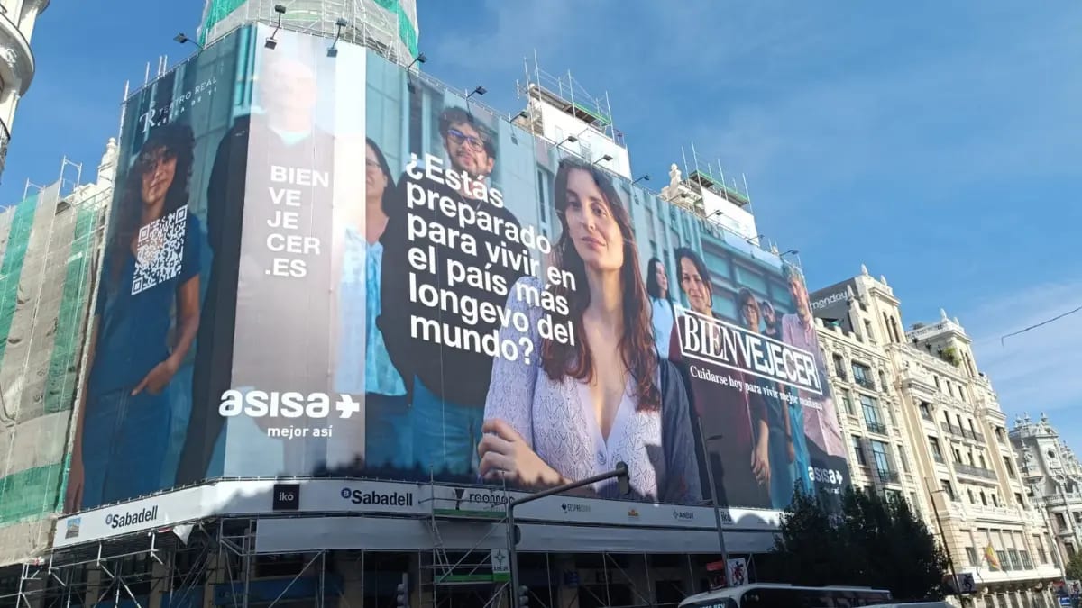 Asisa Lanza Campaña «Bienvejecer» en Gran Vía de Madrid