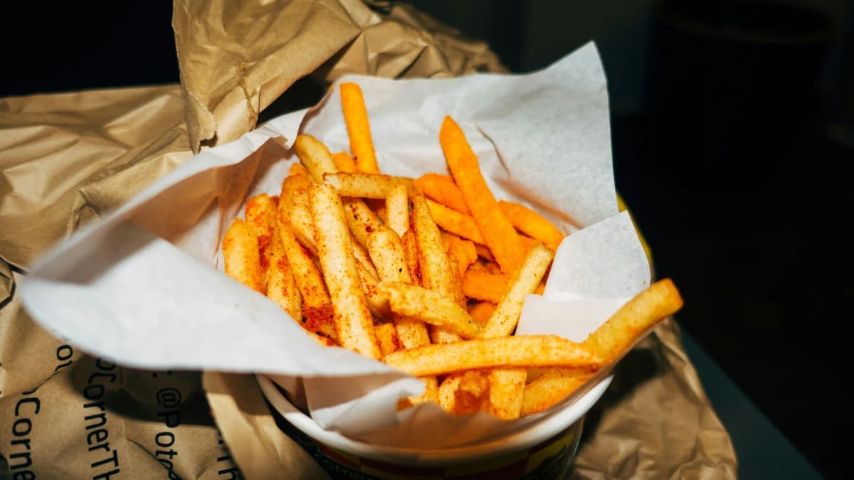 Reino Unido Restringe Publicidad de Comida Basura por Obesidad Infantil