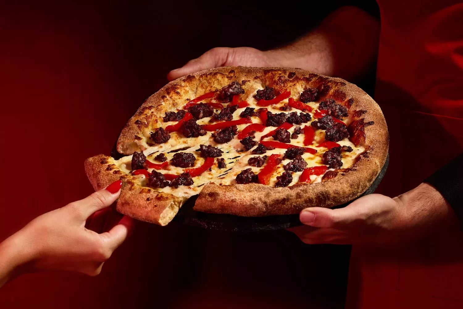 Telepizza Lanza Maestras: Morcilla y Chorizo Revolucionan el Sabor Español