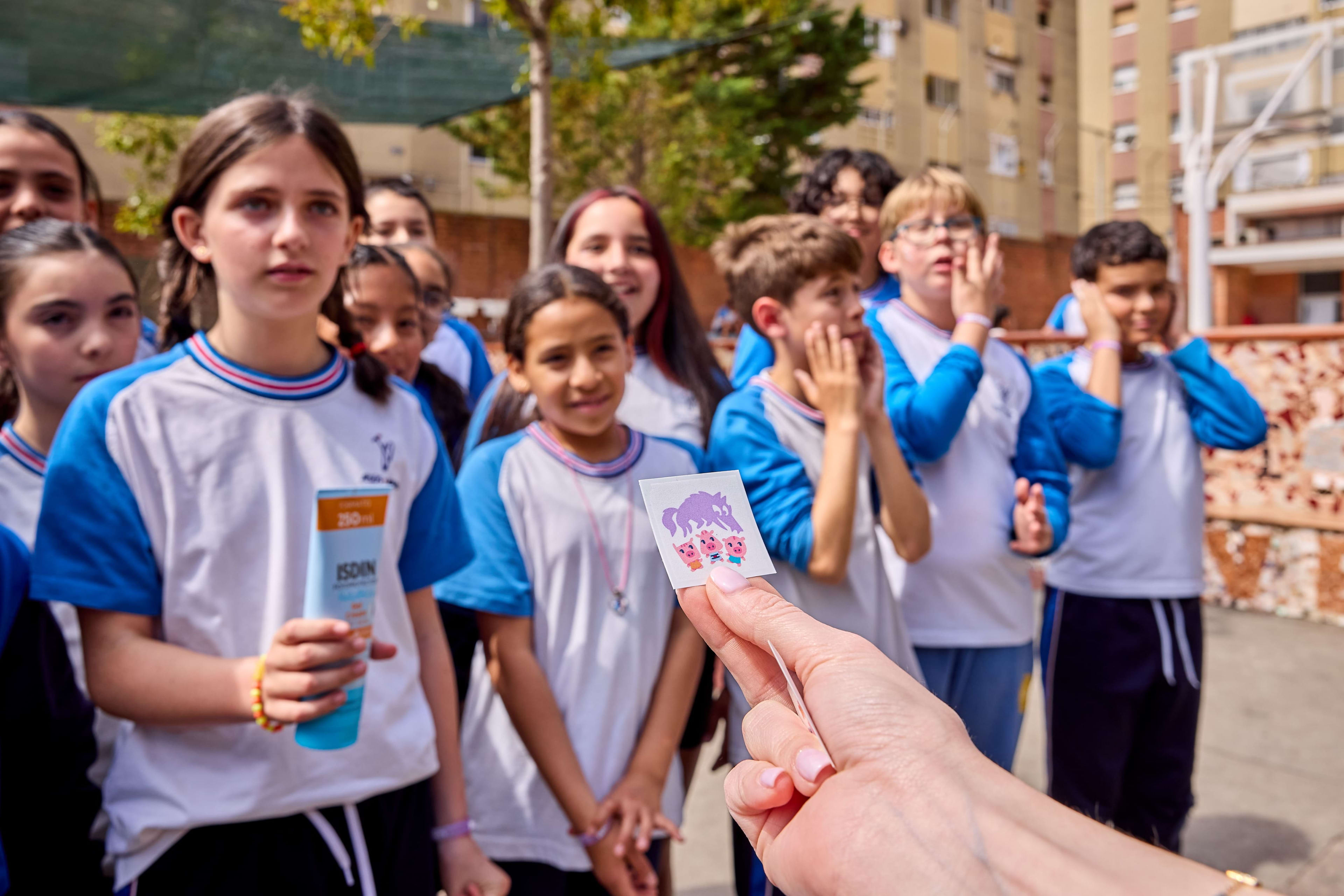 Campaña UV Tattoo to Learn de ISDIN premiada en Cannes Lions por enseñar fotoprotección infantil.