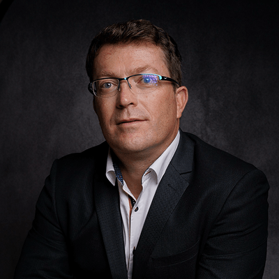 Portrait de Damien CARIOU