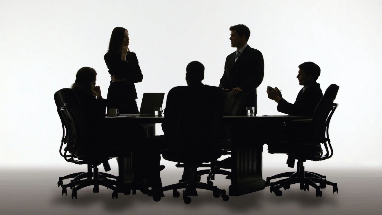 Free board meeting agenda template to drive decisions