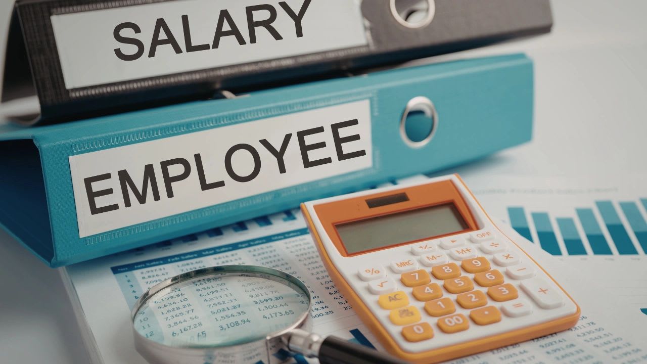 Salary bands chart with minimum, midpoint, and maximum pay