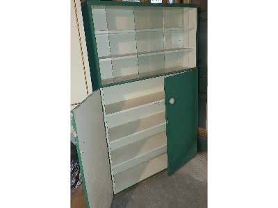 Armoire / bibliothèque mi-vitrée