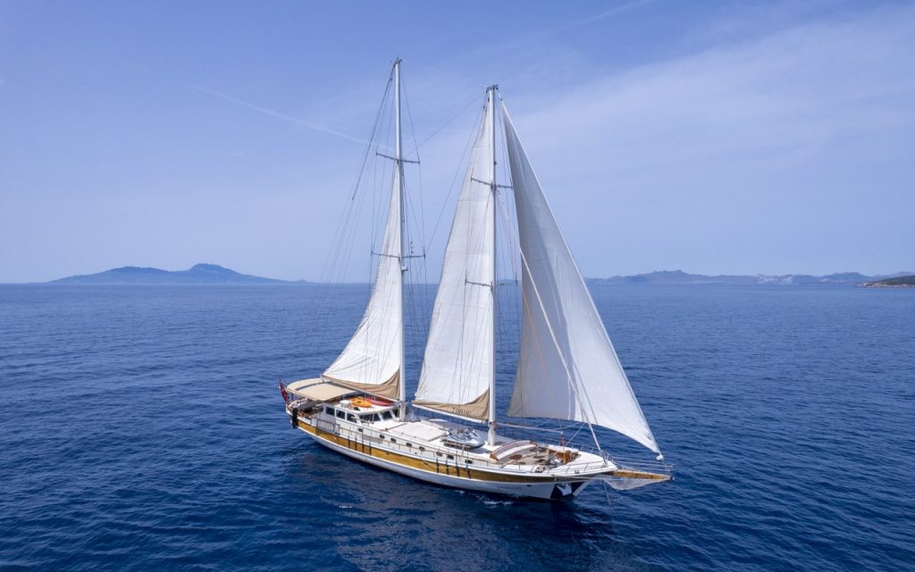Bodrum'da lüks Gulet 30 Metre ve 5 Kabin — Bodrum tekne kiralama
