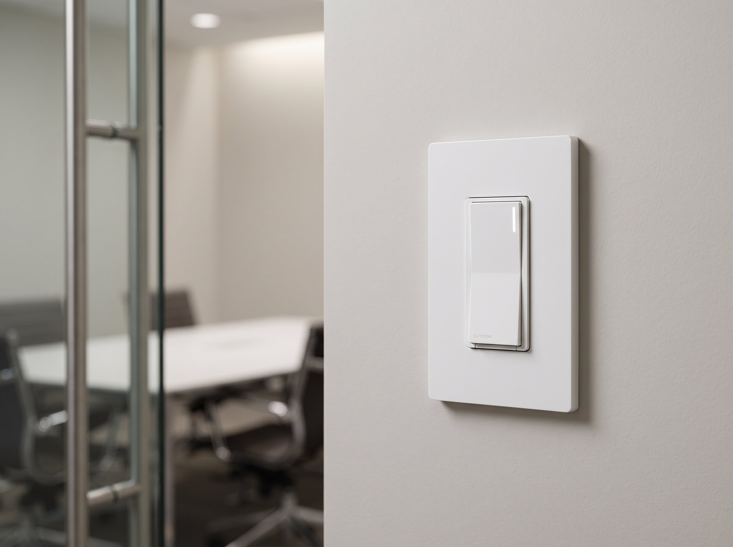 Apagador electrónico Lutron Sunnata de 8 A para sistema RadioRA 3