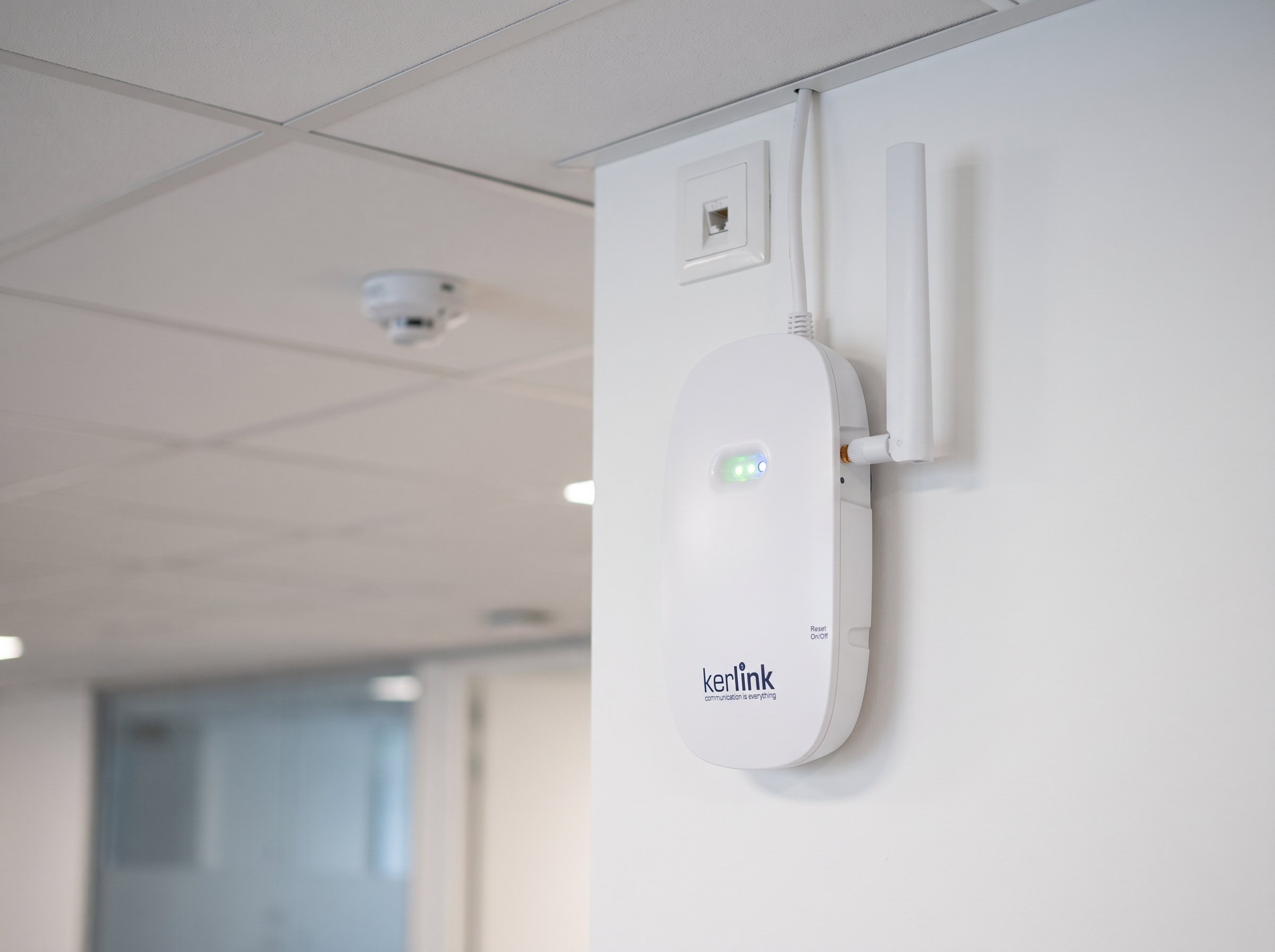 Gateway LoRaWAN Kerlink Wirnet iFemtoCell evolution para interior con backhaul 4G