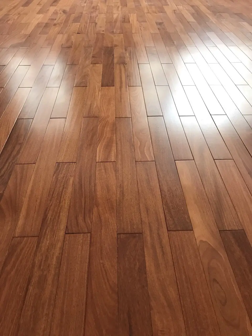Thi công sàn gỗ biến tính Thermo Sự lựa chọn hoàn hảo cho không gian sống hiện đại