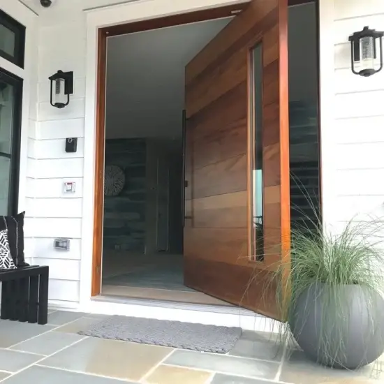 Cổng gỗ tự nhiên - Lựa chọn hoàn hảo cho không gian sống hiện đại