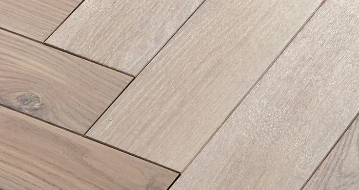 Tính Thẩm Mỹ Và Thiết Kế Linh Hoạt Của Sàn Gỗ Xương Cá Plywood Sồi