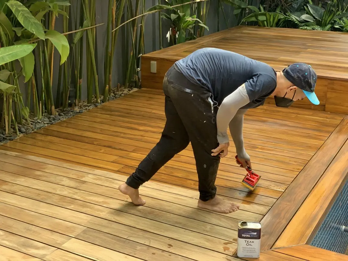 Nhà cung cấp gỗ teak: Tìm hiểu về loại gỗ quý và ứng dụng ngoài trời