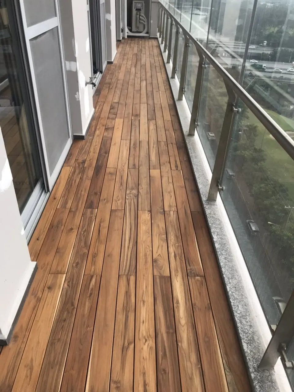 Sàn gỗ Teak không bị nứt nẻ: Tính năng và lợi ích