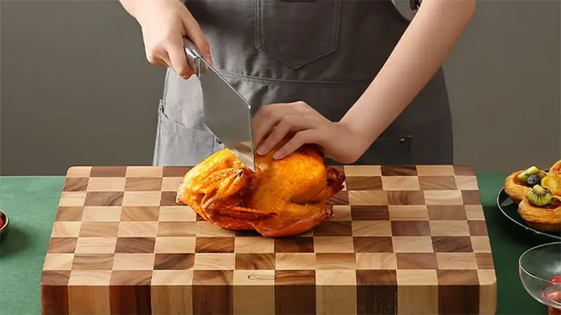 Thớt gỗ Teak? Đánh giá chất lượng và lợi ích sử dụng