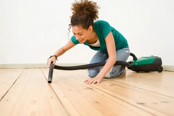 Dịch vụ chăm sóc sàn gỗ tại TP.HCM: Bảo quản và làm mới sàn gỗ Dịch vụ chăm sóc sàn gỗ tại TP.HCM: Bảo quản và làm mới sàn gỗ