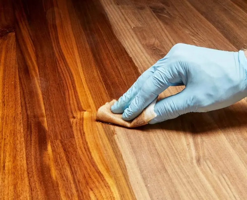 Dầu lau gỗ tự nhiên an toàn: Bảo vệ và làm mới sàn gỗ của bạn