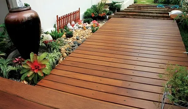 Sàn Gỗ Teak Ngoài Trời Chịu Mưa Nắng | Có tốt không?
