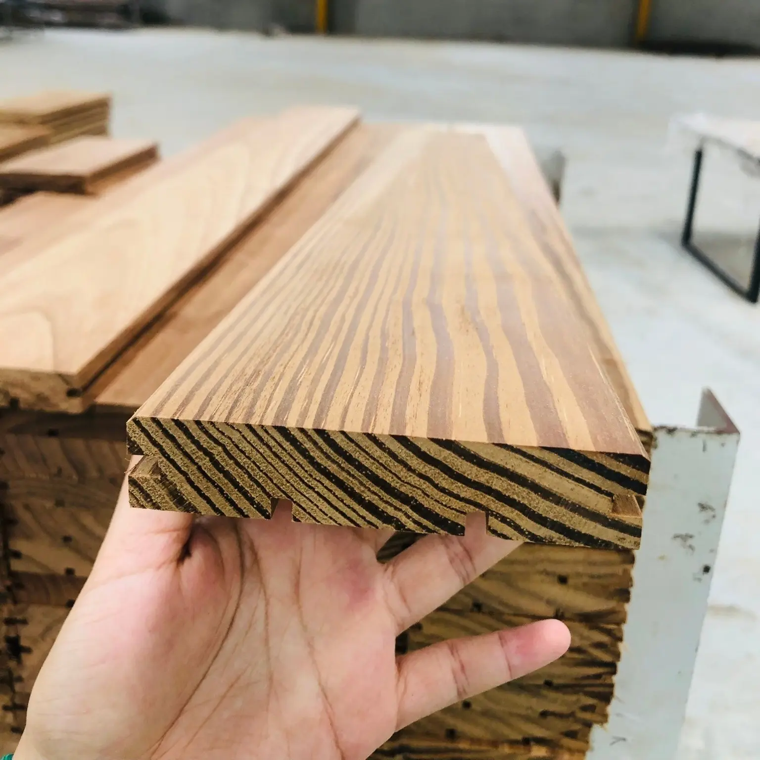 Cửa gỗ biến tính - Giải pháp tối ưu cho không gian nội thất và ngoại thất bền vững, đẳng cấp