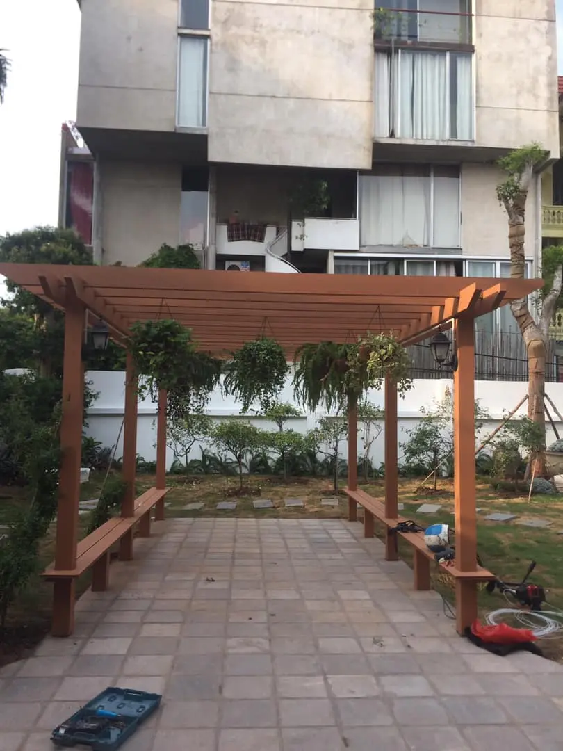 Pergola gỗ nhựa - Giải pháp thẩm mỹ và bền vững cho không gian ngoại thất hiện đại